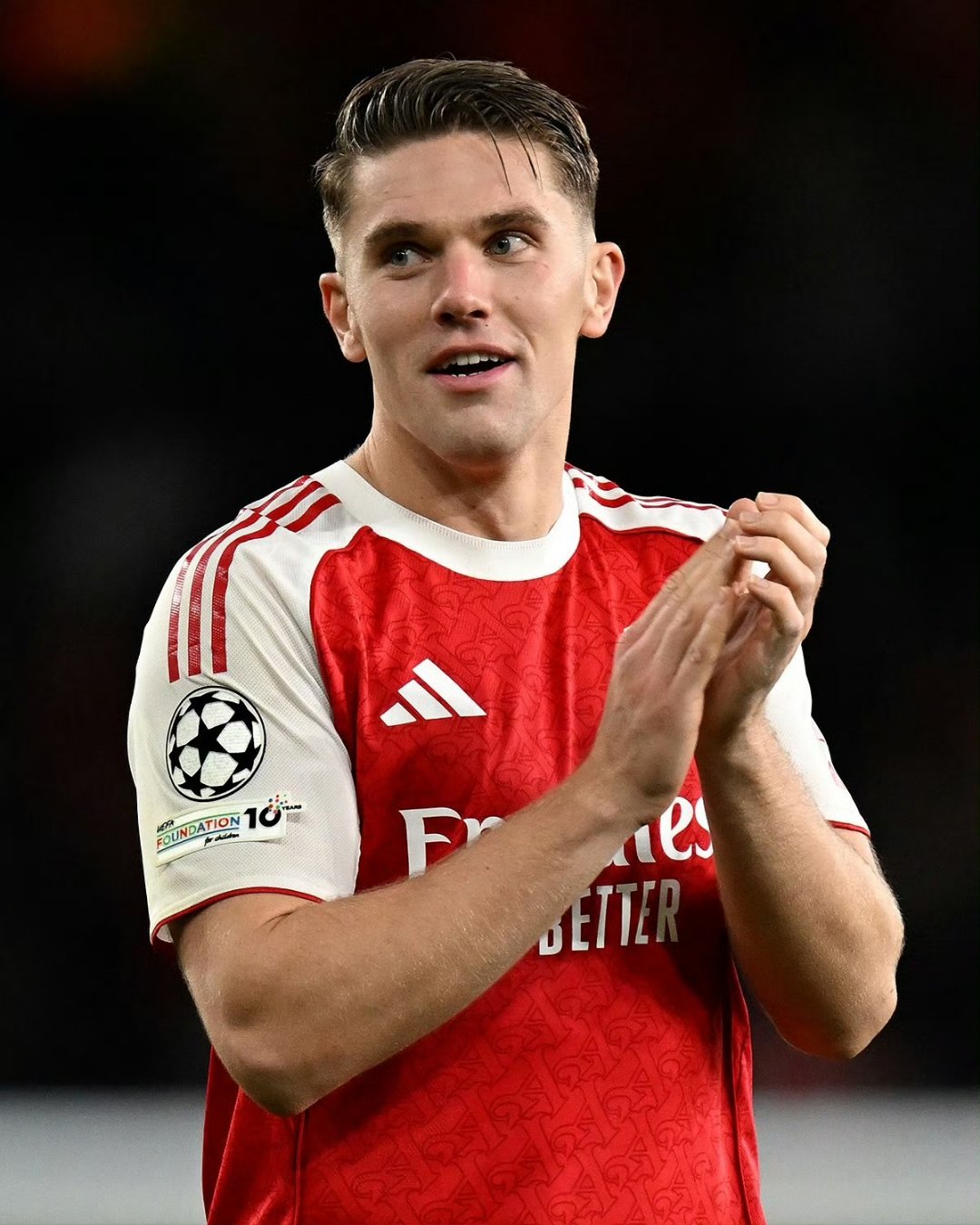 包含转折点阿贾克斯回应争议哈兰德在DWG比赛中夺冠之后，阿森纳围绕法甲绝杀压哨的词条九游体育